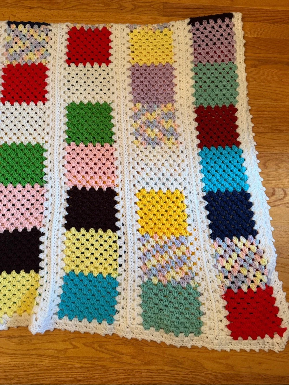 Vintage 1970s Retro boho Granny square handmade afghan 78”x49” Multicolor throw